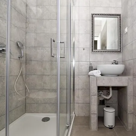 Arena Delight Apartment