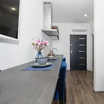 Apartment Arena Delight